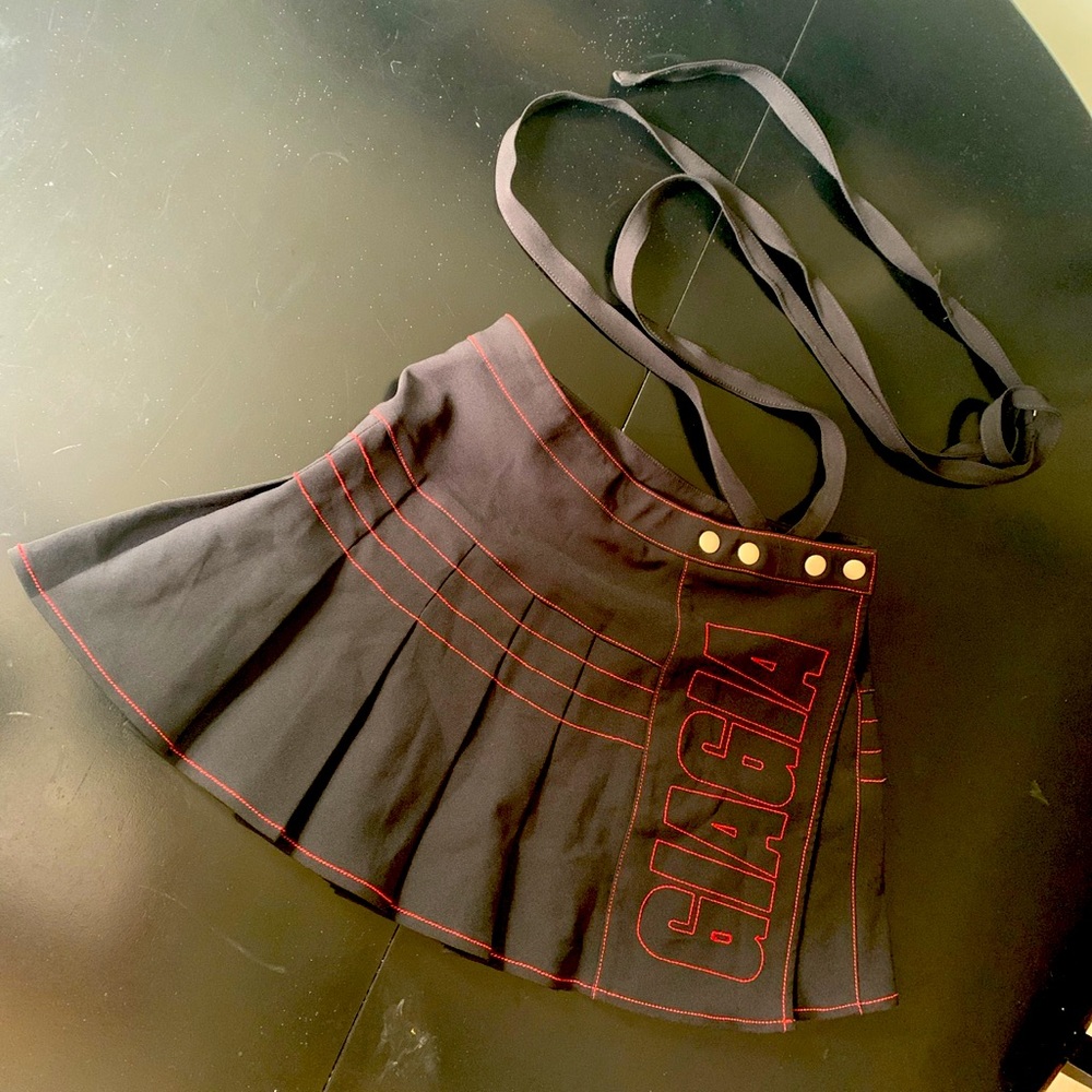 I am gia skirt brand new without tags